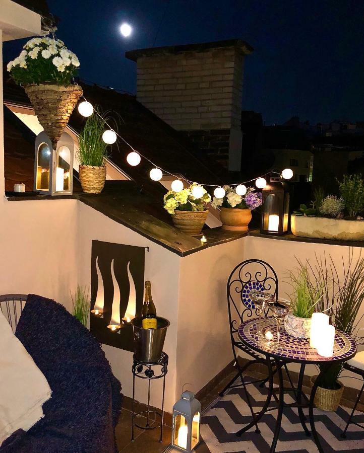 Duplex With Quite Terrace On Wenceslas Sq. ปราก ภายนอก รูปภาพ