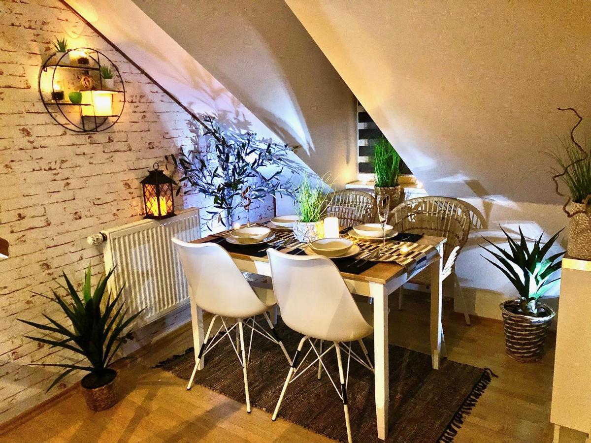 Duplex With Quite Terrace On Wenceslas Sq. ปราก ภายนอก รูปภาพ
