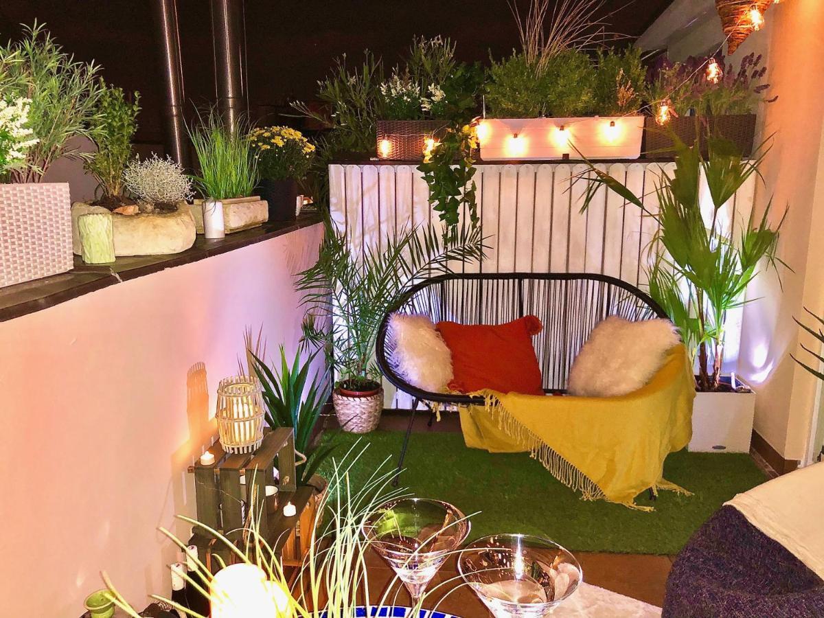 Duplex With Quite Terrace On Wenceslas Sq. ปราก ภายนอก รูปภาพ
