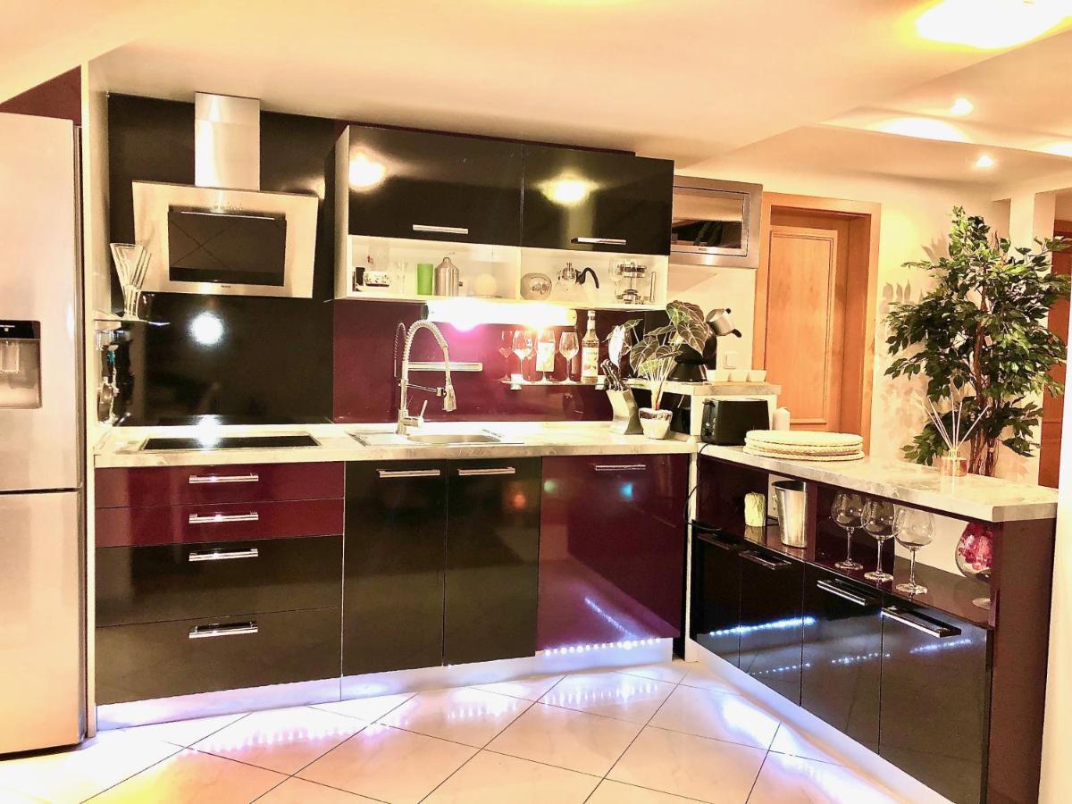 Duplex With Quite Terrace On Wenceslas Sq. ปราก ภายนอก รูปภาพ