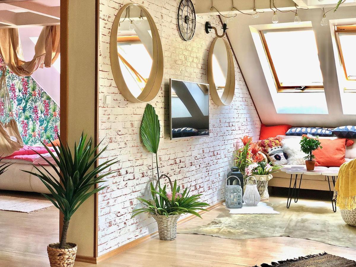 Duplex With Quite Terrace On Wenceslas Sq. ปราก ภายนอก รูปภาพ